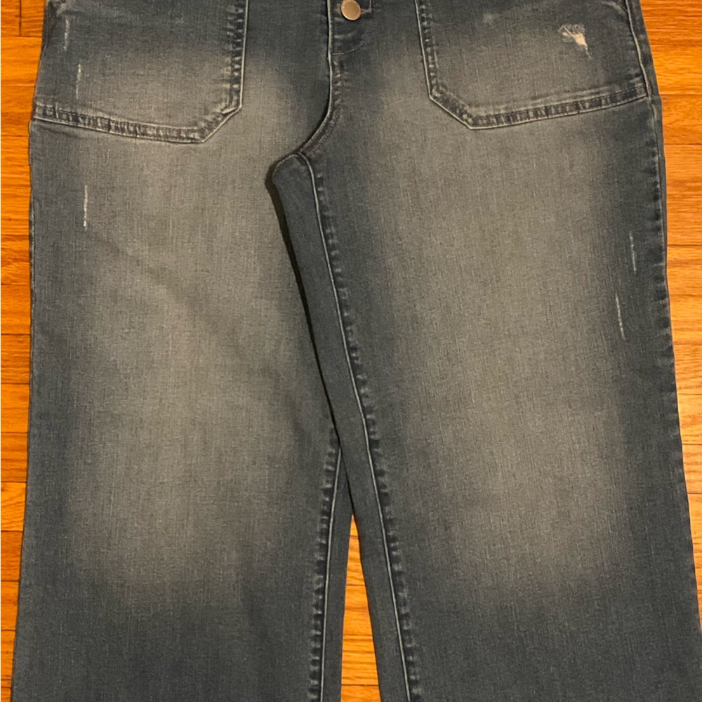Democracy Wide-Leg High Rise Jeans in Medium Blue - Picture 6 of 7